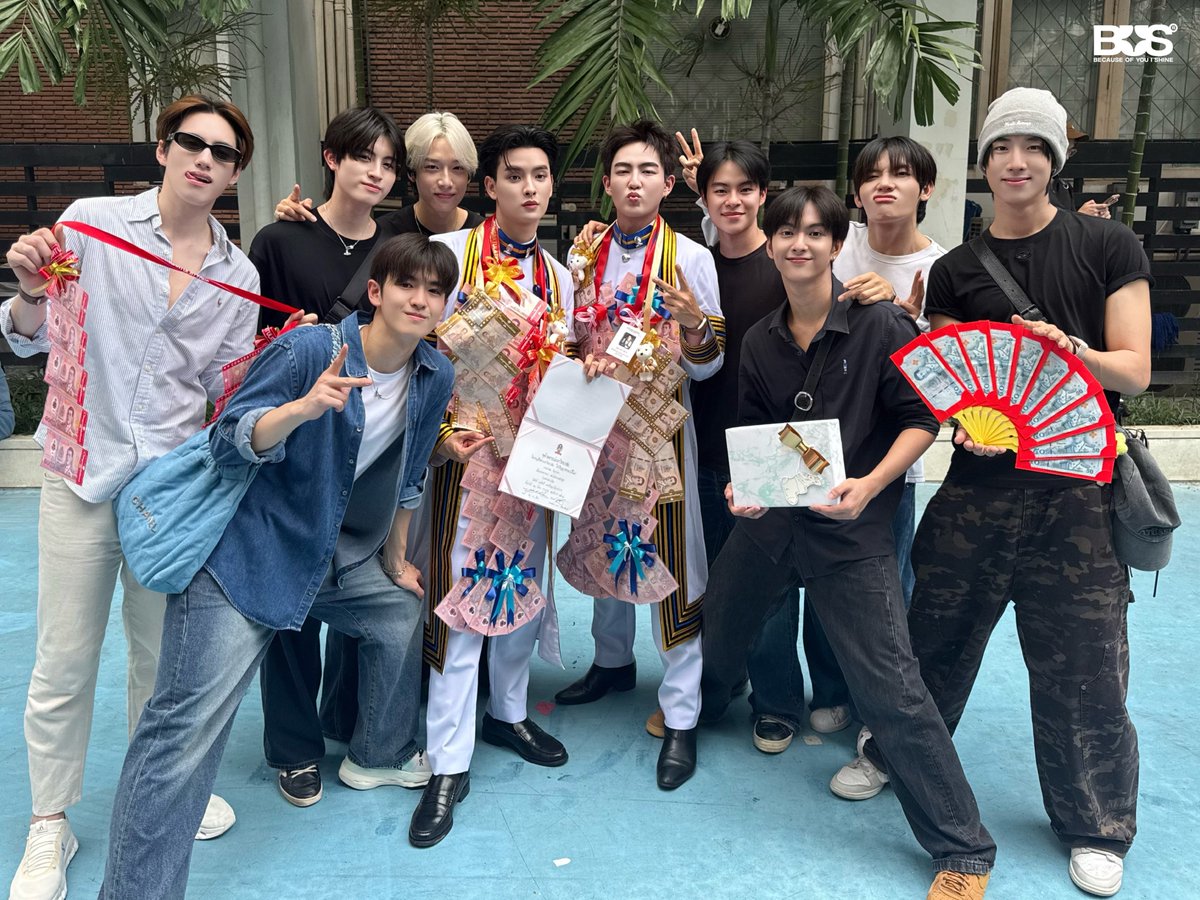 blunobii's tweet photo. ภู 1000
อลัน 500
แบ่งกันคนละ 750
 
มีเงินไปเลี้ยงข้าวน้องแล้วลูกฉัน https://t.co/R1d4HczfXs