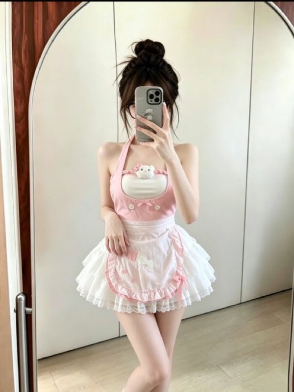 nancy20qh4's tweet photo. 现在是00：56新拍的照片

有人想锐评一下我跟闺蜜的福嘛 🥹       

真心给福（人机不要来）   

真没有🚪  流言 1 我真的给呀 https://t.co/2LobdjaOvH