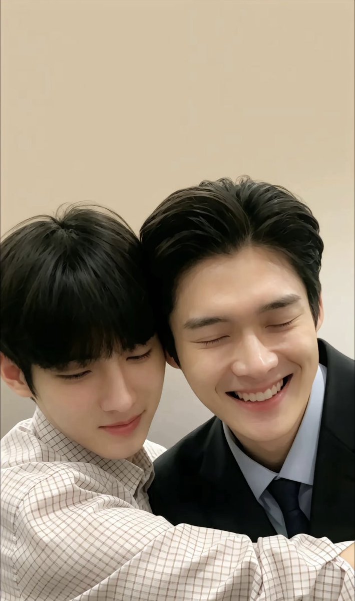 bangbolw's tweet photo. 期待金允植朴时宇，植时99，阿爸欧妈我们还有无数个下次见

YOONSIK SIWOO Pour Toujours

#YOONSIKSIWOOINPARIS https://t.co/1wiAOs25ni