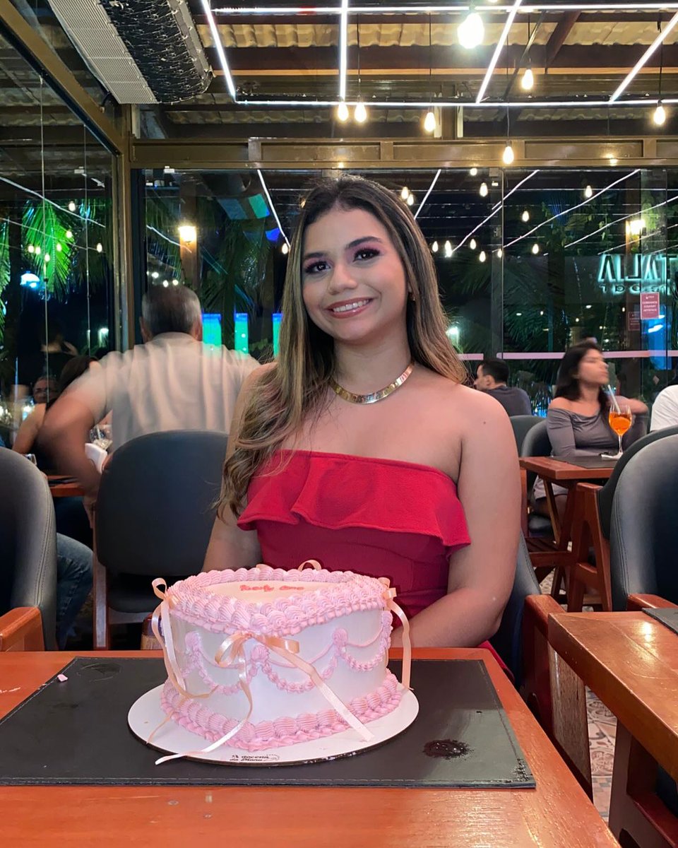 SooyUnPony's tweet photo. Photo by kit festas / Bento cakes / cakes and sweets / vintage cake in São Luís, Maranhão, on May 5, 2025. https://t.co/rTgDkAACc9