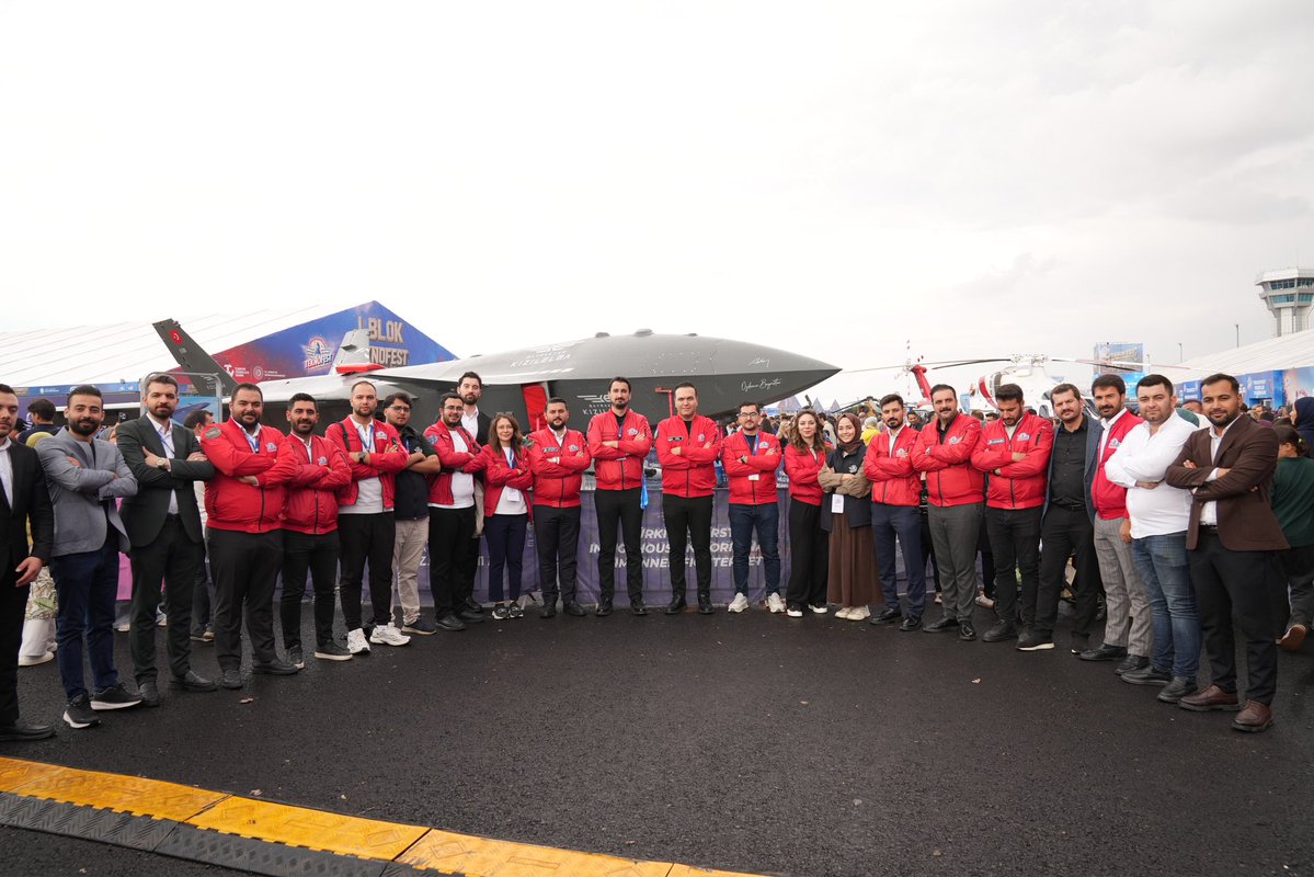avyusufibis's tweet photo. 📍 Şanlurfa, Teknofest Güneydoğu’dayız 🙋🏻‍♂️

Teknolojinin, milli gücün ve gençliğin enerjisi bugün yine gökyüzünü titretti!

Haydi gençler, yeriniz gökyüzünün hemen altı. 😎

Genç arkadaşlarım, 04 Ekim’e kadar sürecek olan #TeknofestGüneydoğu seni bekliyor!🚀

@Selcuk https://t.co/zKBuzoIwUF