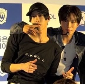 barbiejiahao's tweet photo. WHAT THE DUCK IS THIS https://t.co/G9wiMd0AFm