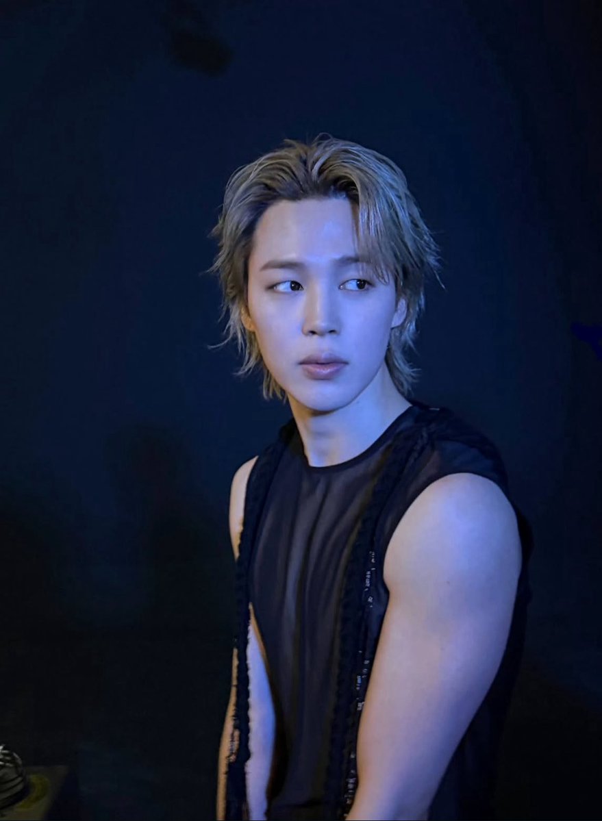 dreamijimni's tweet photo. i feel like we moved on too fast from these pics he looked insane https://t.co/kMLpwCjTnT