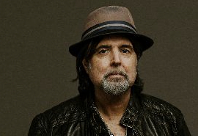 BLABBERMOUTHNET's tweet photo. MOTÖRHEAD Guitarist PHIL CAMPBELL Died From Multi-Organ Failure https://t.co/SRXkIF6eDf https://t.co/9X5LAmj4wt
