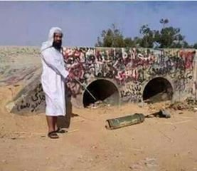 cheikhbrmil01's tweet photo. @IRGC_chud خصوصا الإخوان و هذا مثلا مفتي دا3ش نزل بمطار تونس و أقام تجمعا لأتباع تياره في بنزرت تحت غطاء حركة النهضة التي هجرت الآلاف ليقاتلو بصف تنظيمه هناك و الصورة الثانية له في المكان الذي قتل فيه الرئيس الليبي السابق معمر القذافي.
السلفية الجهادية تخترق المجتمعات و تحشد عبر الإخوان https://t.co/QmtnwDkF23