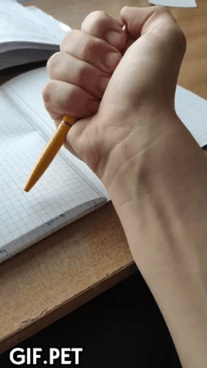 CatalinaLifxjv's tweet photo. El compaero de clase intentó usar un lápiz para grabar el examen! Terminó con una punta de lápiz rota y una nota de "observación" del profesor, jaja ， https://t.co/LQmWq1w3cN