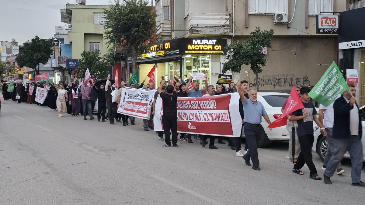_liderhoca1's tweet photo. ADANA'DA YAĞMURA RAĞMEN DEV YÜRÜYÜŞ

Alparslan Kuytul Hocaefendi ve Furkan Gönüllülerinin haksız tutukluluğunu protesto için Adana'nın farklı bölgelerinde eş zamanlı yürüyüşler gerçekleştirildi.

📍Kozan yolu / Sarıçam 

#YargıEliyleZulüm 
ZulmeKarşı Meydanlardayız https://t.co/EJpKhuAxFJ