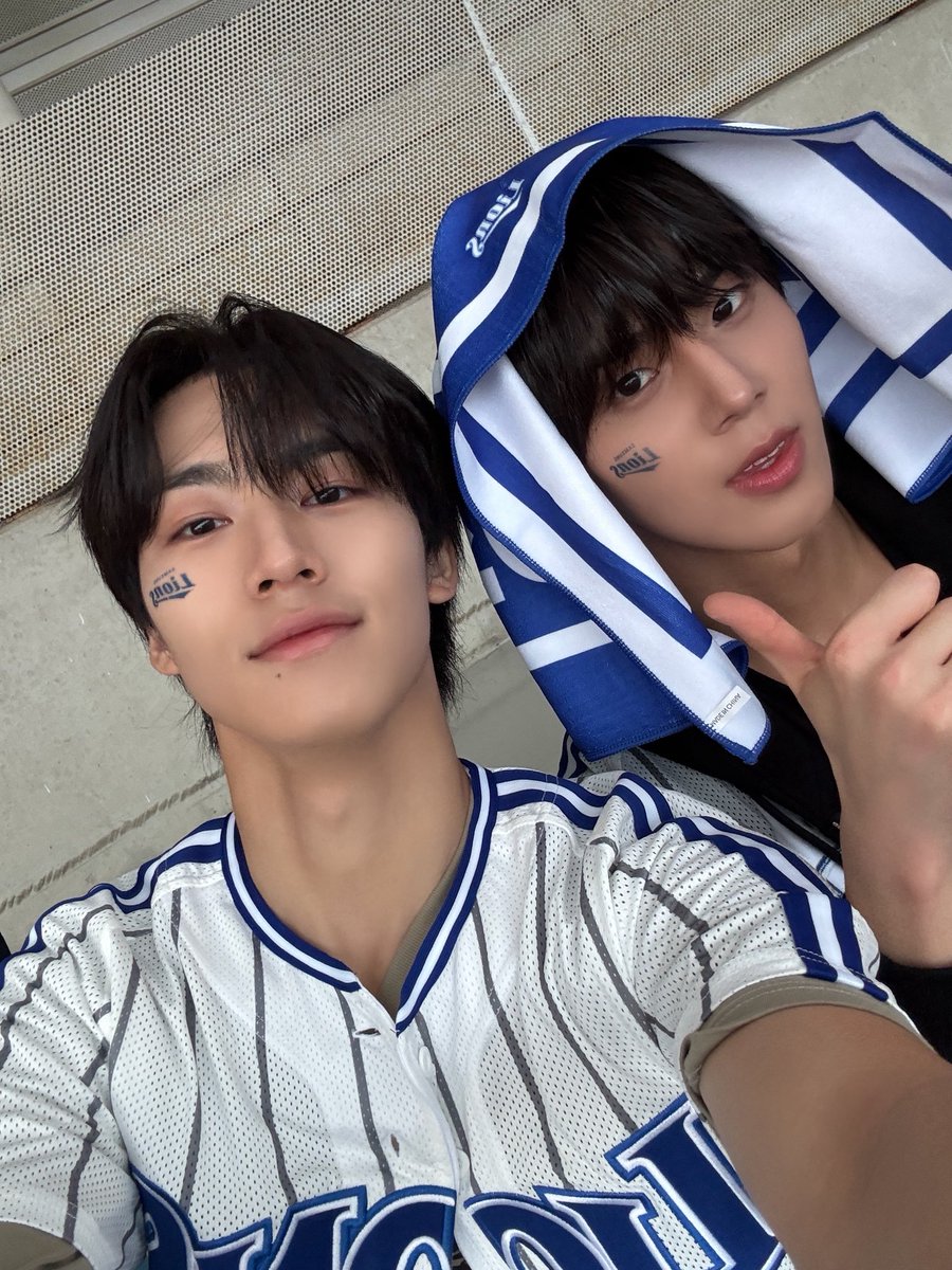82Message's tweet photo. [#석쭌이]
최강삼성!! 승리하리라~~💙 😘

#82MAJOR #82메이저 #에이티투메이저
#박석준 #PARKSEOKJOON https://t.co/jzUMMIBaLP