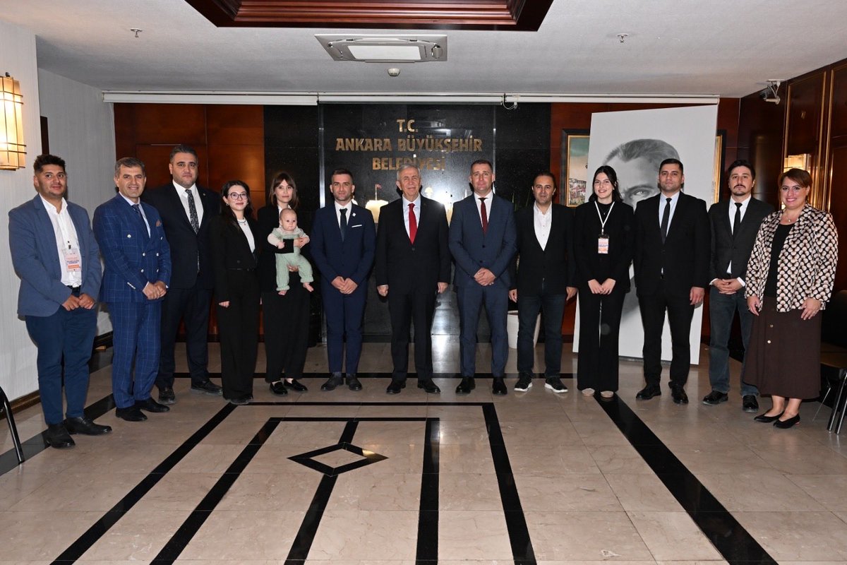 mansuryavas06's tweet photo. Belediyemizde, farklı ülkelerden gelen değerli konuklarımızı ağırlayarak uluslararası ilişkiler ve iş birliği bakımından anlamlı görüşmeler gerçekleştirdik.

İtalya, Bulgaristan, İspanya ve Türkiye ortaklığında iki yıldır yürütülen Youth LEAP Projesi’nin kapanış programı kapsamında; İtalya Ponte di Piave Belediye Başkanı Sayın Matteo Buso, Bulgaristan Samokov Belediye Başkanı Sayın Angel Djorgov, proje koordinatörü Handan Akarsu Scarabello ve Samokov Belediyesi’nden Georgi Nikolov ile bir araya geldik.

Görev süresinin sona ermesi dolayısıyla veda ziyaretinde bulunan Pakistan’ın Ankara Büyükelçisi Sayın Dr. Yousaf Junaid’e, Ankara’da görev yaptığı süre boyunca kentimize ve Türkiye ile Pakistan arasındaki dostluk ilişkilerine sunduğu değerli katkılar dolayısıyla teşekkür ettim. Kendisine yeni görevinde başarılar

Alman Federal Meclisi Türkiye Dostluk Grubu Heyeti Türk-Alman Parlamenterler Grubu Başkanı Sayın Serdar Yüksel ve beraberindeki heyetle gerçekleştirdiğimiz görüşmede ise kentlerimiz ve ülkelerimiz arasındaki köklü ilişkileri, mevcut iş birliği alanlarını ve geleceğe dönük ortak çalışma imkânlarını ele aldık.
