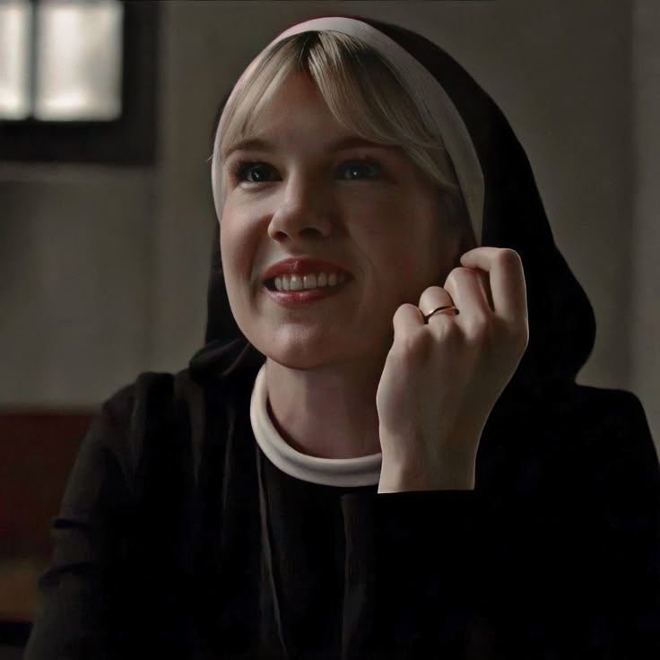youmeussegp's tweet photo. Hasta ahora y después de ver el personaje del diablo en Mary Eunice de Lily Rabe me parece TAN insípido y aburrido el mismo personaje que está interpretando el actor Paul Anthony Kelly
 #AHS13 https://t.co/7ghrdg4YNx