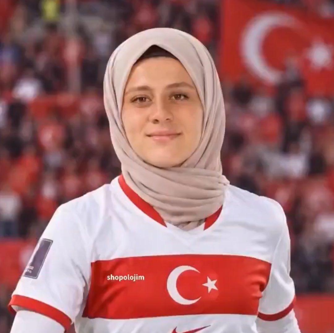 fabrizioromaca's tweet photo. böyle kızlar bulun beni https://t.co/D1PJ47AZyD
