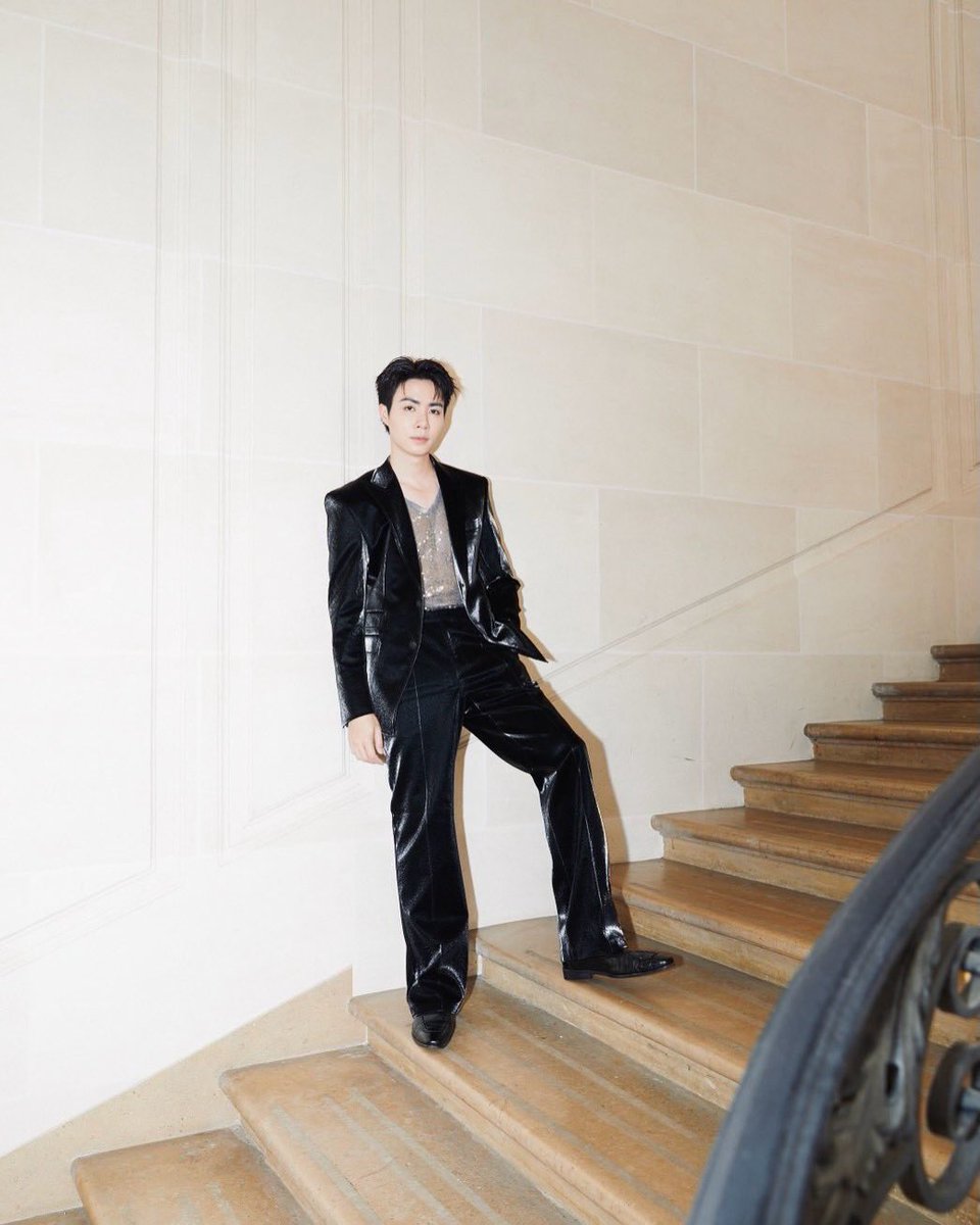 ZeePruk_OFC's tweet photo. [ IG : secret_styled ]

คุณนายแบบสุดเท่ เปิดลุคพร้อมเดินบนรันเวย์

ZEEPRUK PARIS RUNWAY AGAIN
#SUNGYILEExZEEPRUK

#SungyiLee
@zee_pruk #ZeePruk https://t.co/t0zNR5flJP