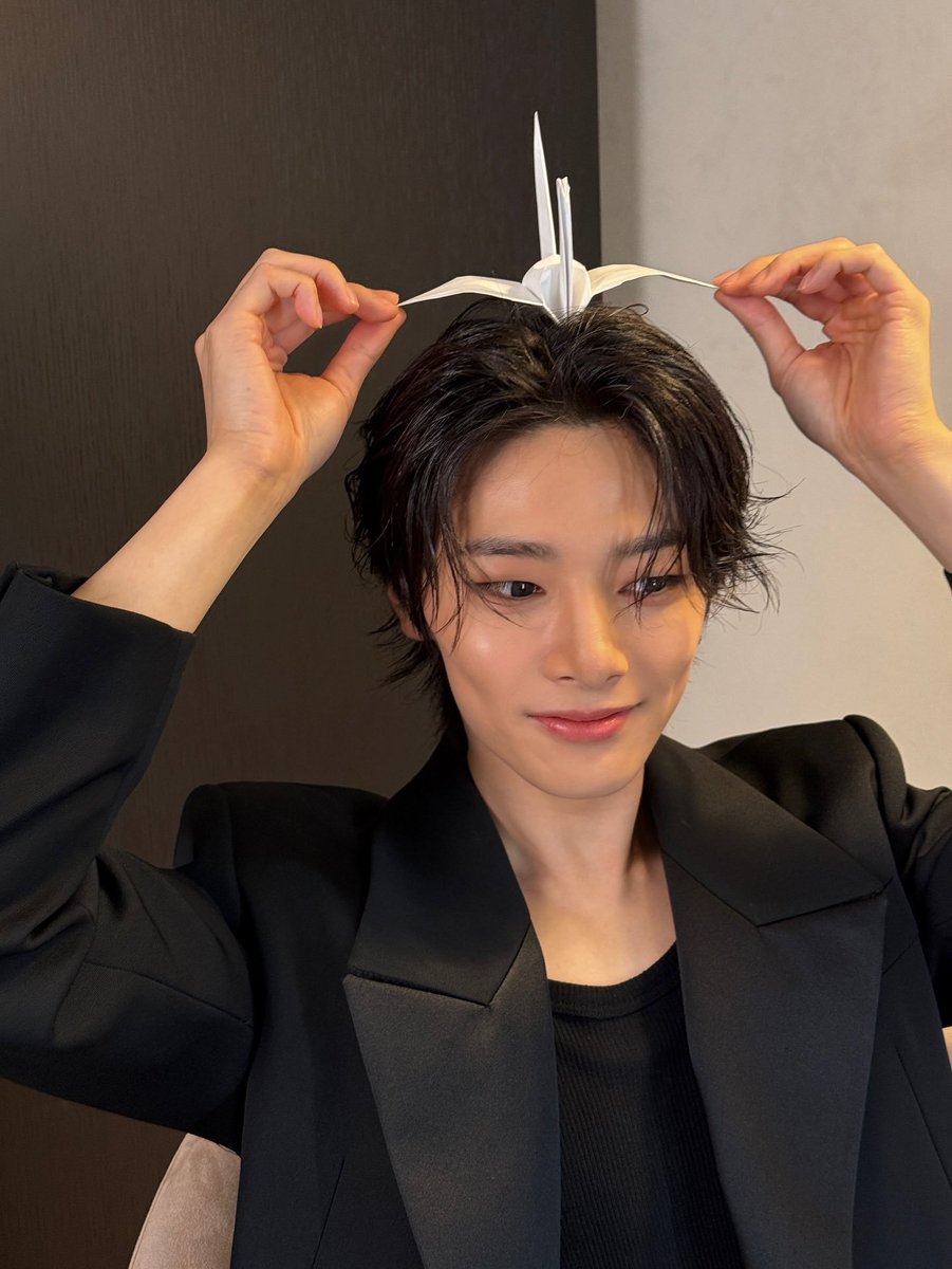 Baby_bread_28's tweet photo. 🦢🖤 https://t.co/YC3zcVZixQ