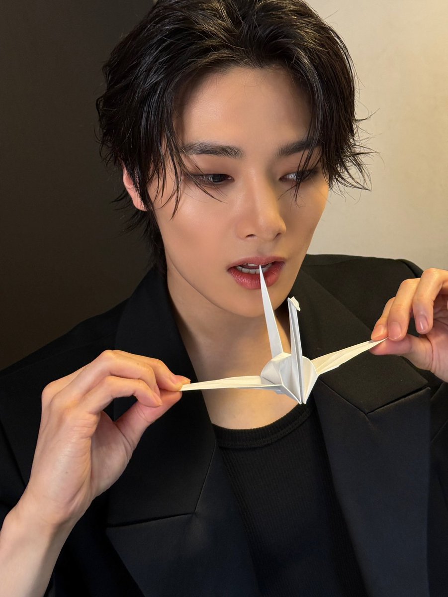 Baby_bread_28's tweet photo. 🦢🖤 https://t.co/YC3zcVZixQ
