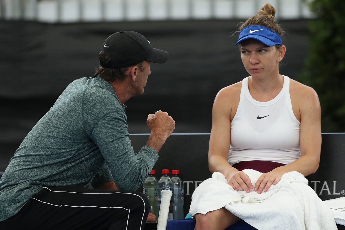 Simona_Halep's tweet photo. Missing those on-court coaching sessions? 😜 Happy birthday to the best coach in the world! @darren_cahill 🤗🎂

📷 Getty Images https://t.co/lAed6TwOuw