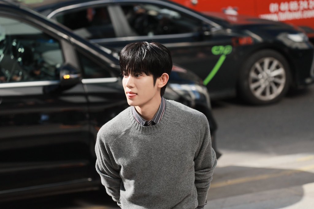 Tangkukxb's tweet photo. Park Siwoo at LANVIN just feels right. Calm, refined, and quietly confident everything comes together so naturally. Hope he enjoys every moment in Paris and knows that we're always cheering for him. 

PARK SIWOO AT LANVIN PFWSS27

#PARKSIWOOLANVIN
#PARKSIWOO
#LANVINPFWSS27 https://t.co/ldeD2pXXUq