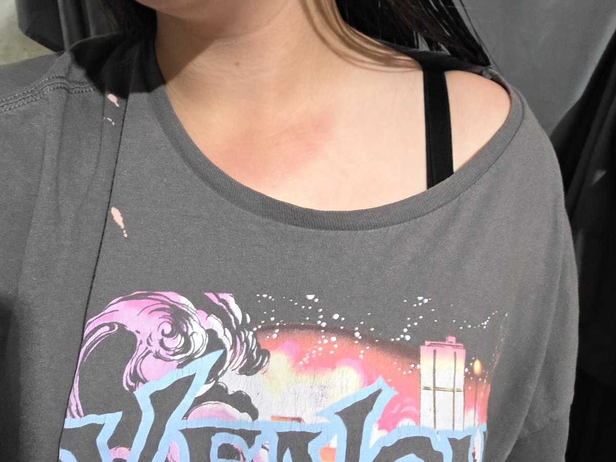 amorettesgrave's tweet photo. This tan line is gonna be the death of me https://t.co/RPyreVwDYJ