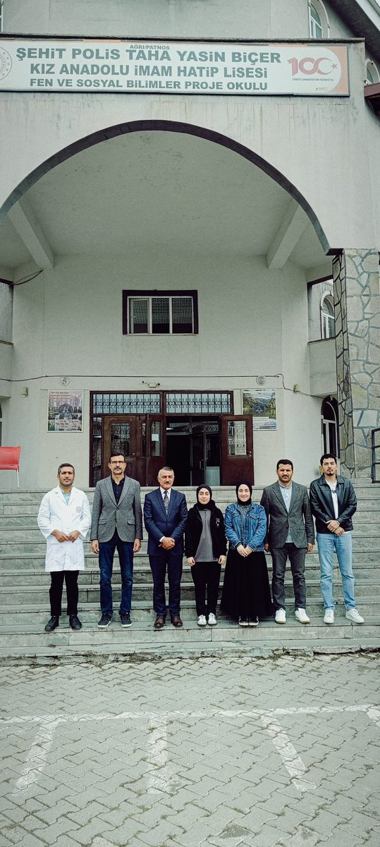PatnosMEM's tweet photo. 📌SAHADA BİRLİKTE, EĞİTİMDE BİRLİKTE

Patnos İlçe Millî Eğitim Müdürümüz Sayın Yüksel ZORLU, okul ziyaretleri kapsamında Şehit Polis Taha Yasin Biçer İmam Hatip Ortaokulumuzu ziyaret etti.

Ziyaret kapsamında öğrencilerimizle bir araya gelen Sayın ZORLU, öğrencilerimize ikramlarda bulunarak onlarla sohbet etti ve eğitim hayatlarına ilişkin görüşlerini dinledi.

Ardından okul yöneticileri ve öğretmenlerle bir araya gelen Sayın ZORLU, okulun eğitim-öğretim faaliyetleri hakkında bilgi alarak görüş, öneri ve talepleri dinledi.

Öğrencilerimizin mutluluğu ve daha nitelikli eğitim ortamları için okullarımıza yönelik saha ziyaretlerimiz devam ediyor.

@tcmeb
@tcagrivaliligi
@agrimem 
@halukcakan12 
@patnos_004 
@YkselZorlu