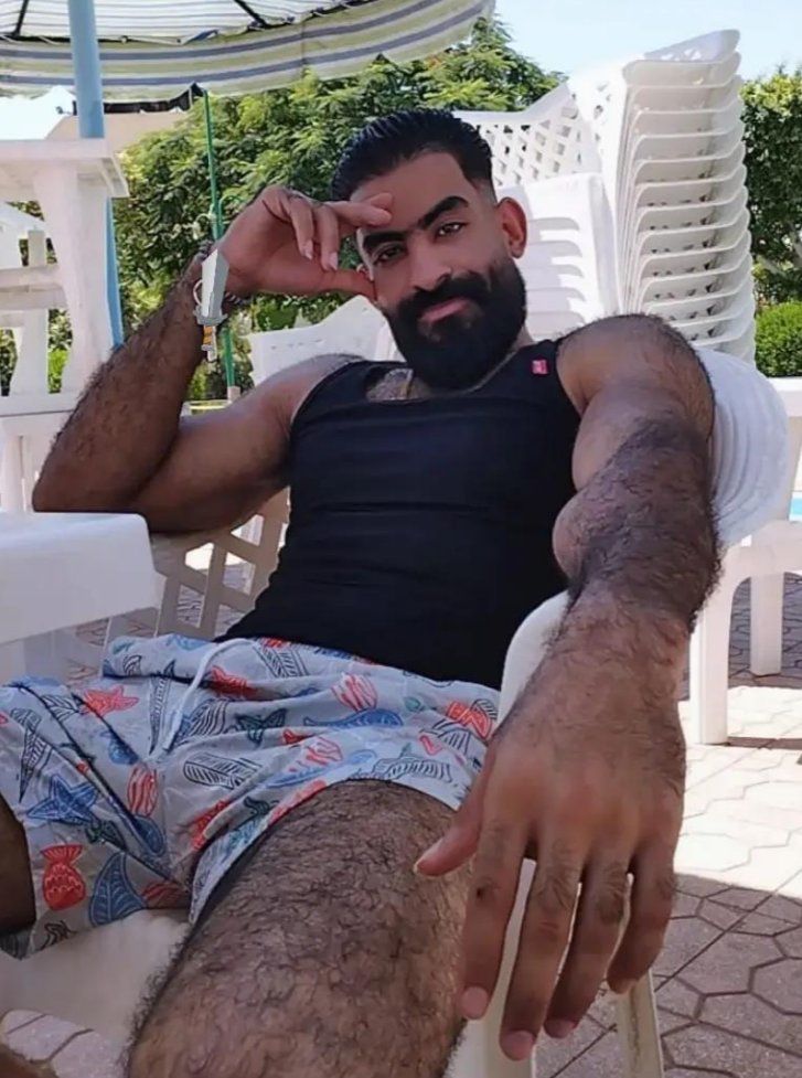 cuckoldfor_arab's tweet photo. when travelling, with a bit of flirting the local tour guides always jump at the chance to fuck my wife. even better if he stays with us in the hotel so he can mount her multiple types a day while we take breaks from sightseeing

obviously he gets the bed, I get the couch

#MNWO https://t.co/OUTaqvSErm