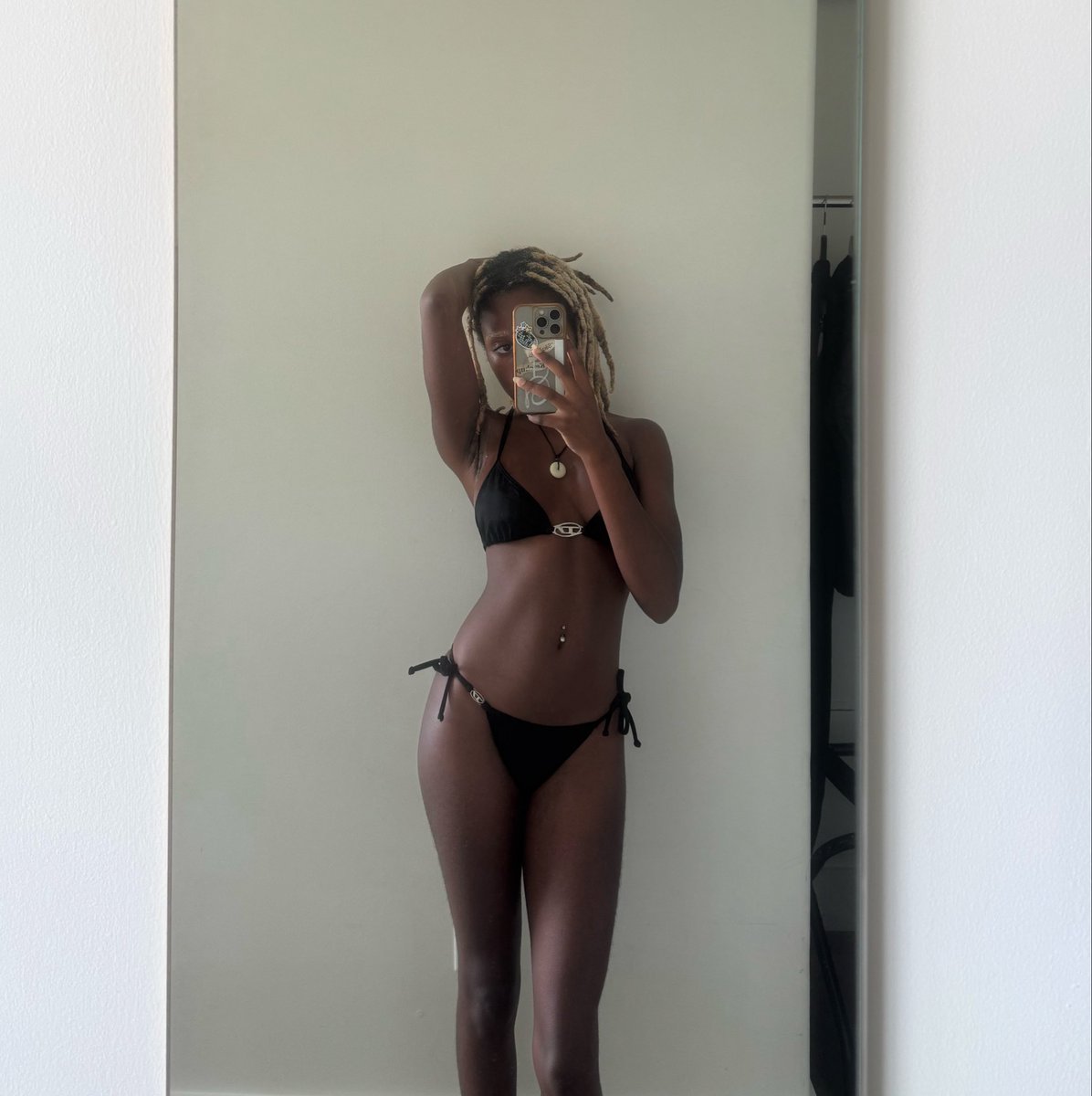 aaaronyyy's tweet photo. #bikini #nyc #threehashtags 3️⃣ https://t.co/sWGMVzMRuB