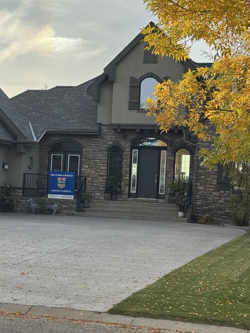 CoryBMorgan's tweet photo. For allegedly being a bunch of poorly educated hillbillies, many Alberta independence supporters sure have nice homes. https://t.co/33uYXYUUUu