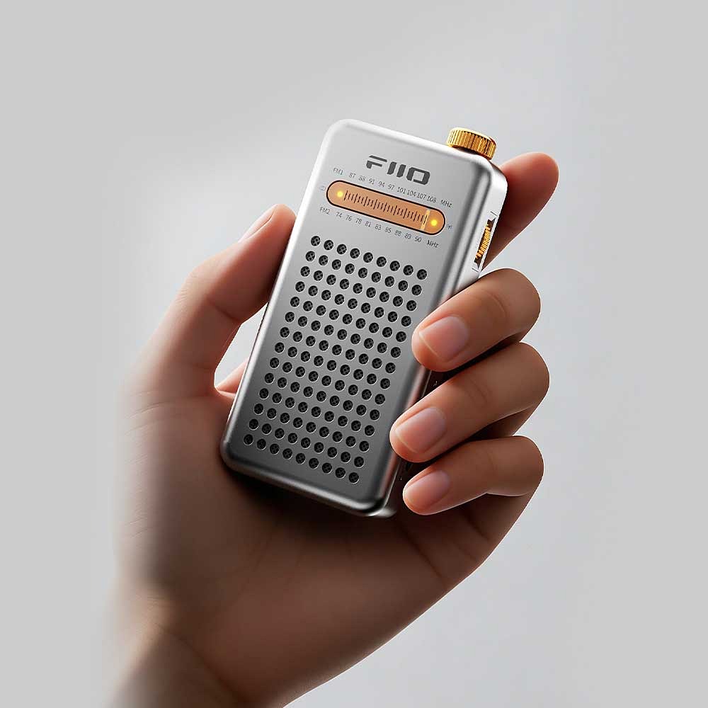 avwatch's tweet photo. 【今日の人気記事】FIIO、手のひらサイズでステレオ再生できるポータブルラジオ「RR13」 https://t.co/VYFQMiFggE #FIIO https://t.co/i14W0pmi2d