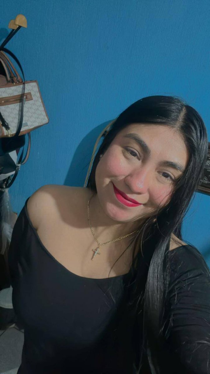 thehotwiferealm's tweet photo. Quieres una mini película porno de tu esposa o tu novia haciéndote cornudo? Manda dm para info de precios de videos IA y descubre como se vería el amor de tu vida haciendo el amor con otro hombre! ♠️😈🔥 https://t.co/HoR728PZ6P