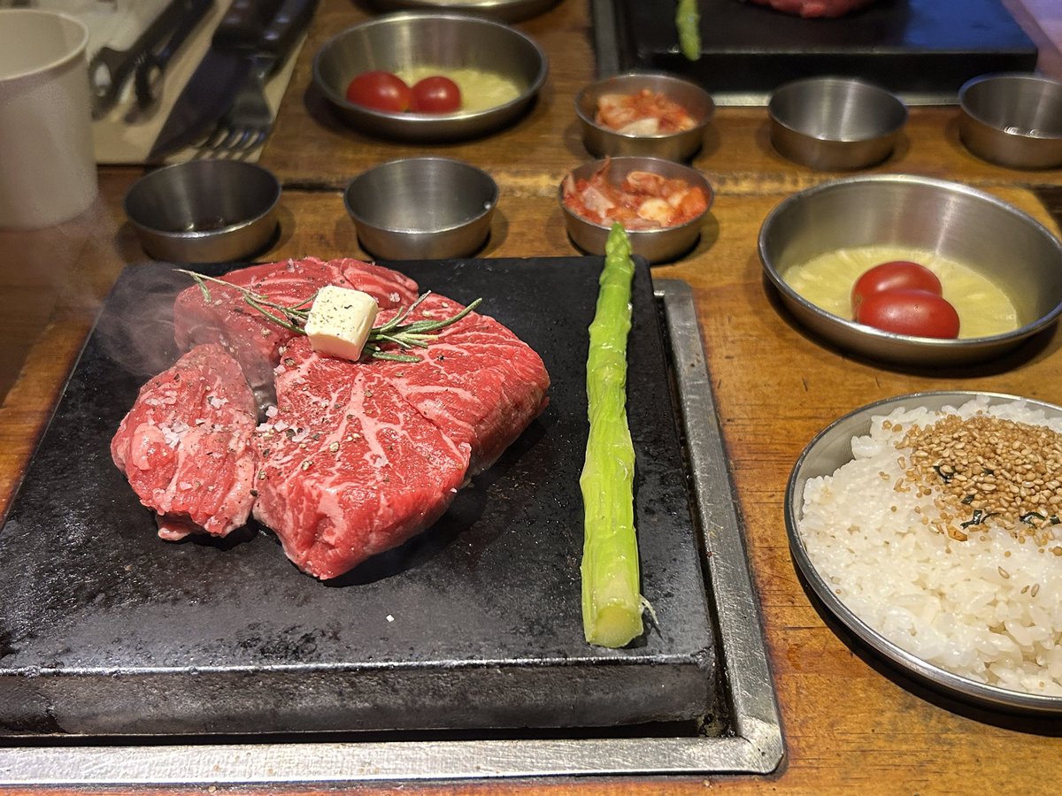 rjsdnrdk's tweet photo. ば・く・れ・つ https://t.co/fmtwILGfTe
