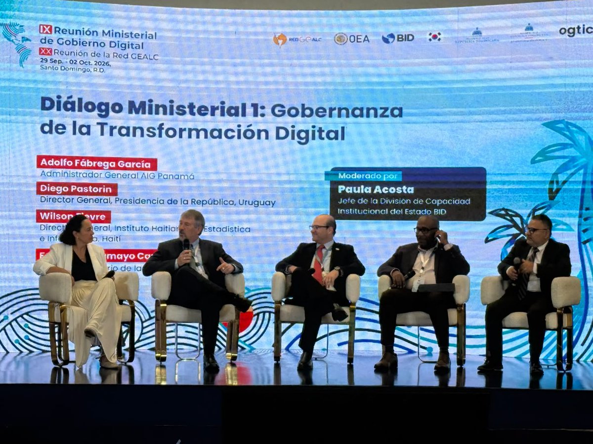 agesic's tweet photo. 📍Durante la IX Reunión Ministerial de @redgealc, Diego Pastorin, director general de @compresidencia, afirmó que las políticas digitales requieren de instituciones fuertes, equipos técnicos sólidos, participación de la sociedad civil y la academia, y cooperación regional. https://t.co/0OFoVf76XA