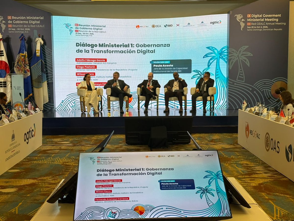 agesic's tweet photo. 📍Durante la IX Reunión Ministerial de @redgealc, Diego Pastorin, director general de @compresidencia, afirmó que las políticas digitales requieren de instituciones fuertes, equipos técnicos sólidos, participación de la sociedad civil y la academia, y cooperación regional. https://t.co/0OFoVf76XA