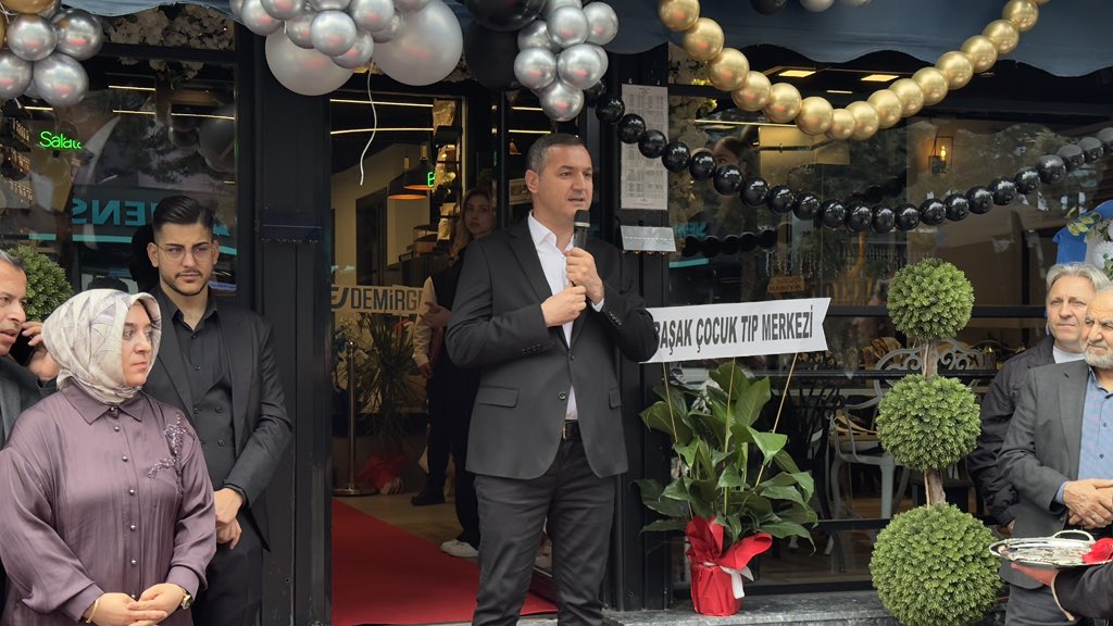 TuranYALDIR's tweet photo. 📍 Aksaray 

İşletme sahibi Gülüzar Eroğlu Ala Hanımefendi’nin ikinci işletmesi Bakelove cafe’nin açılışına katıldık.

Gülüzar Hanım’a ve Aksaray’ımıza hayırlı olmasını temenni ediyor, yeni işletmesinde bol bereketli ve hayırlı kazançlar diliyorum.

Hayırlı, uğurlu olsun. https://t.co/r0O9IIOnkH