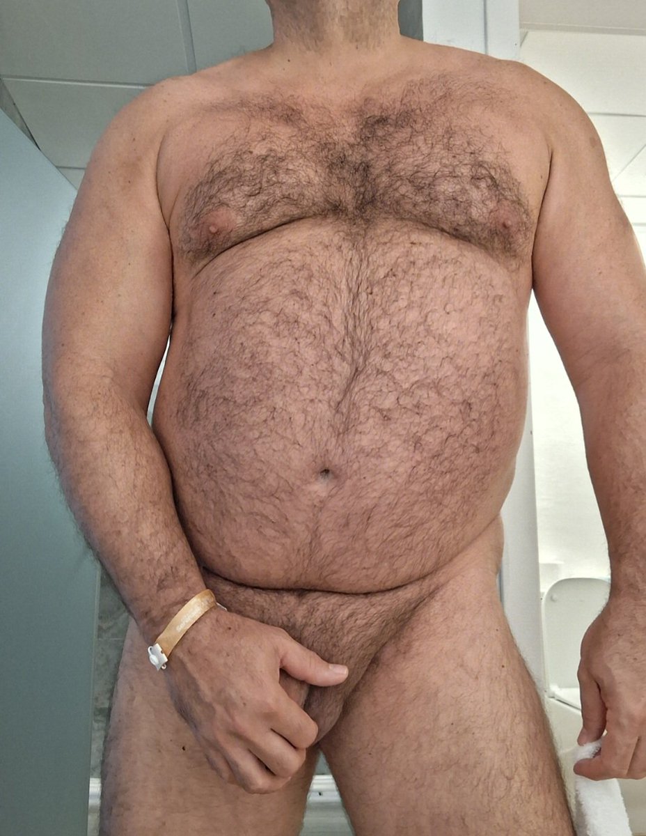 DaddyMorbo's tweet photo. BAÑADO Y LISTO LUEGO DE  LOSBAÑOS DE.LECHE Y PREÑADAS EN LA ORGIA https://t.co/3V21hoBewR