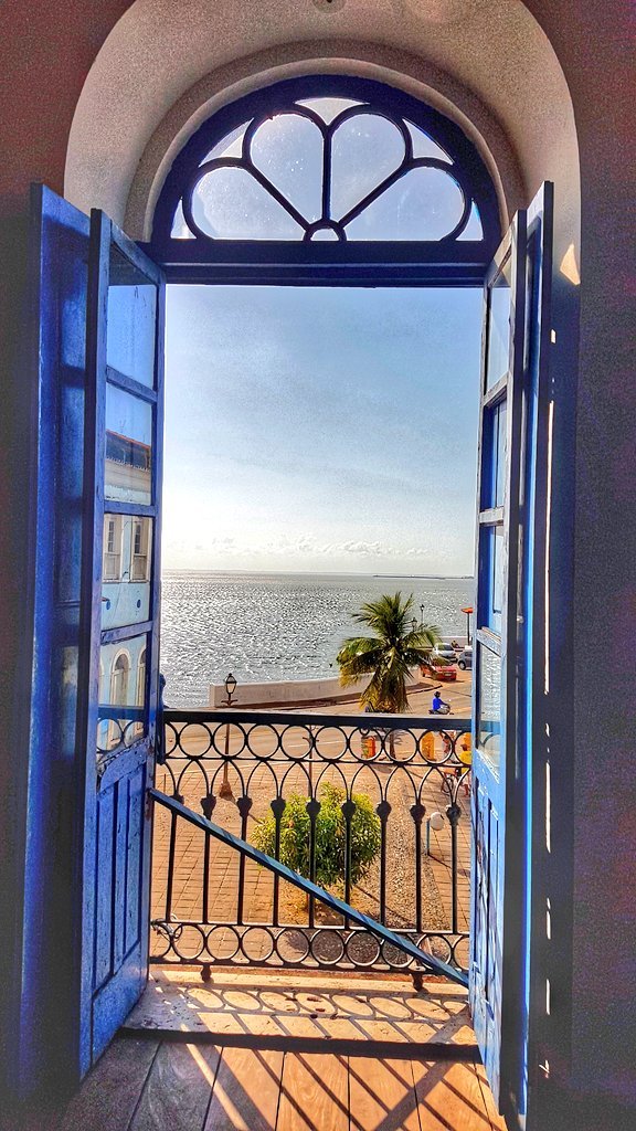 TiagoAhid's tweet photo. A janela continua a mesma { antes da Vila Galé} , mas agora tem check-in e café da manhã incluso. ✨ #Slz #SãoLuís 😅 https://t.co/ADpro5WuFY