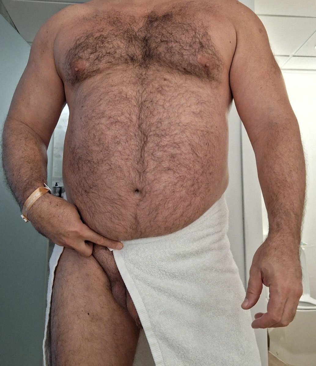 DaddyMorbo's tweet photo. BAÑADO Y LISTO LUEGO DE  LOSBAÑOS DE.LECHE Y PREÑADAS EN LA ORGIA https://t.co/3V21hoBewR