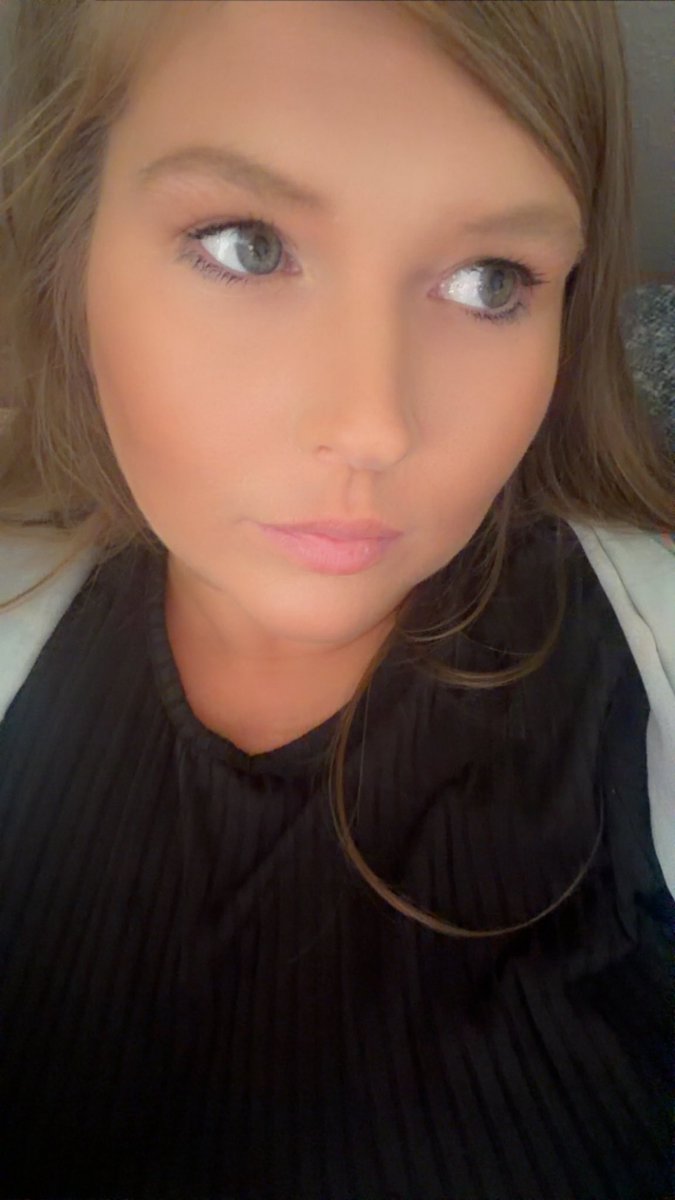 grcexo's tweet photo. Need a drinks piggy for tonight 🐽 

#findom #femdom https://t.co/B1tJghz3jn