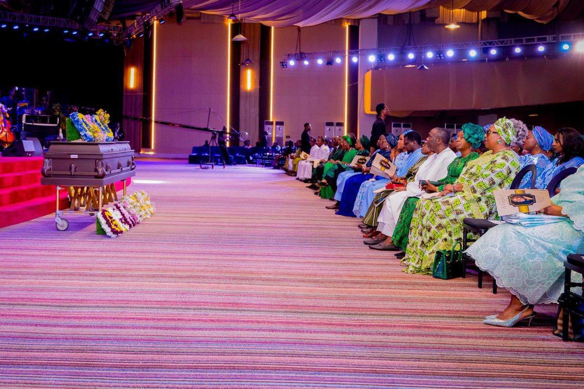 drobafemihamzat's tweet photo. I joined family, friends and loved ones at This Present House on Freedom Way to say a final farewell to a true icon of the entertainment industry, Uncle Olu Jacobs.

We gathered to honour his life and the memories he leaves behind. My thoughts and prayers remain with his family and loved ones as they mourn this great loss. May God grant him eternal rest and give his family the strength to carry on.