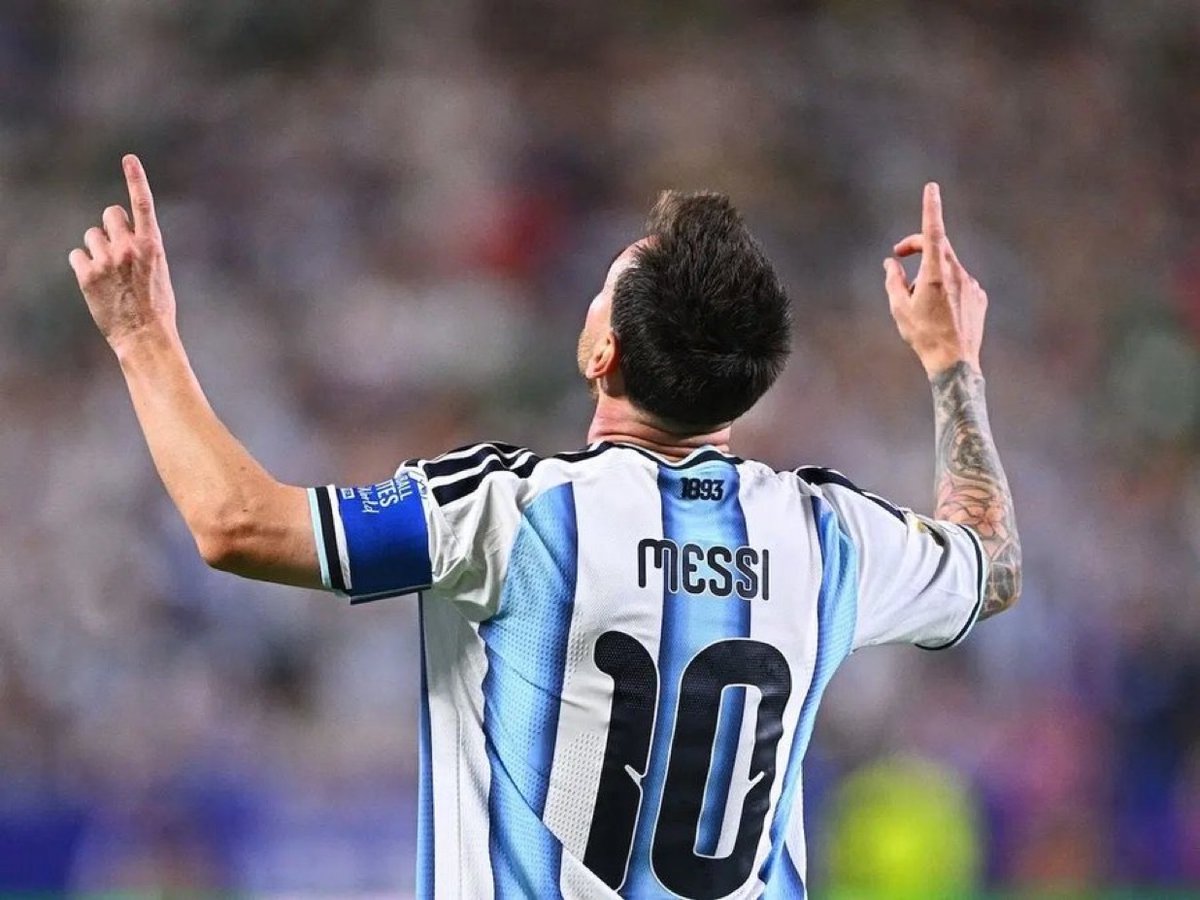 yabaleftonline's tweet photo. Messi set to be addressed as Dr Messi. https://t.co/IrFX2ws0LR