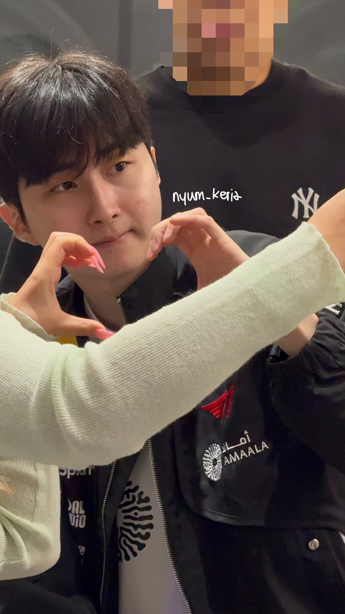 nyum_keria's tweet photo. ๐ซถ
#T1A #T1AWIN #Guti https://t.co/1Khzc7kHnx