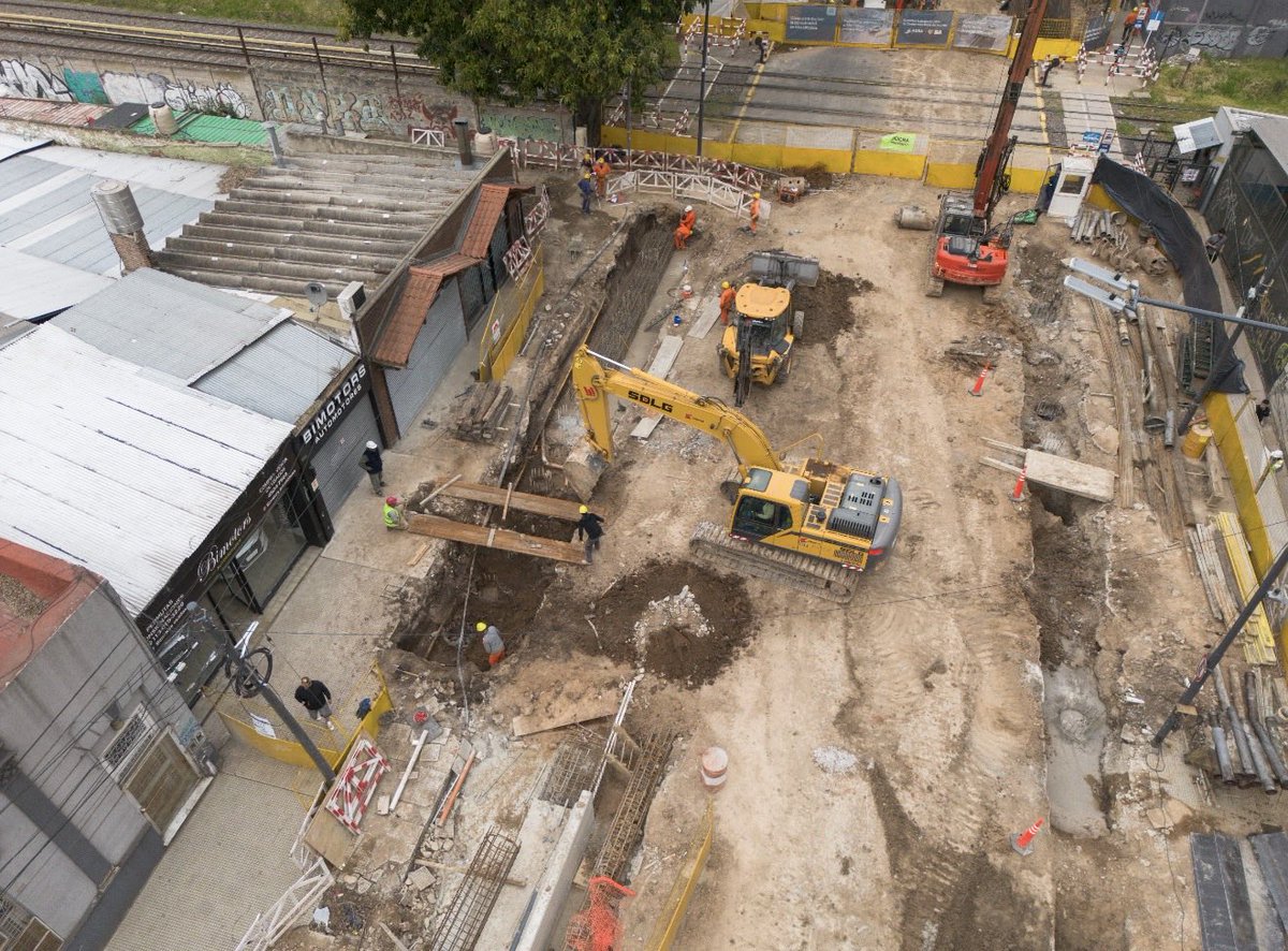 gzinny's tweet photo. Dos obras que avanzan en Villa Urquiza.

El Paso Bajo Nivel de Álvarez Thomas y el nuevo Parque Ferroviario: más conectividad y más espacio verde para el barrio. https://t.co/rLow6rXuQk