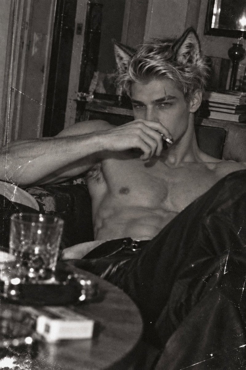 zanderorxander's tweet photo. He’s like “wanna smoke?“😏🚬

Ughhhhh he’s so damn hot!!!!!

#GodfathersAlphaLover #LucianMoretti https://t.co/QOYxK9pSYv