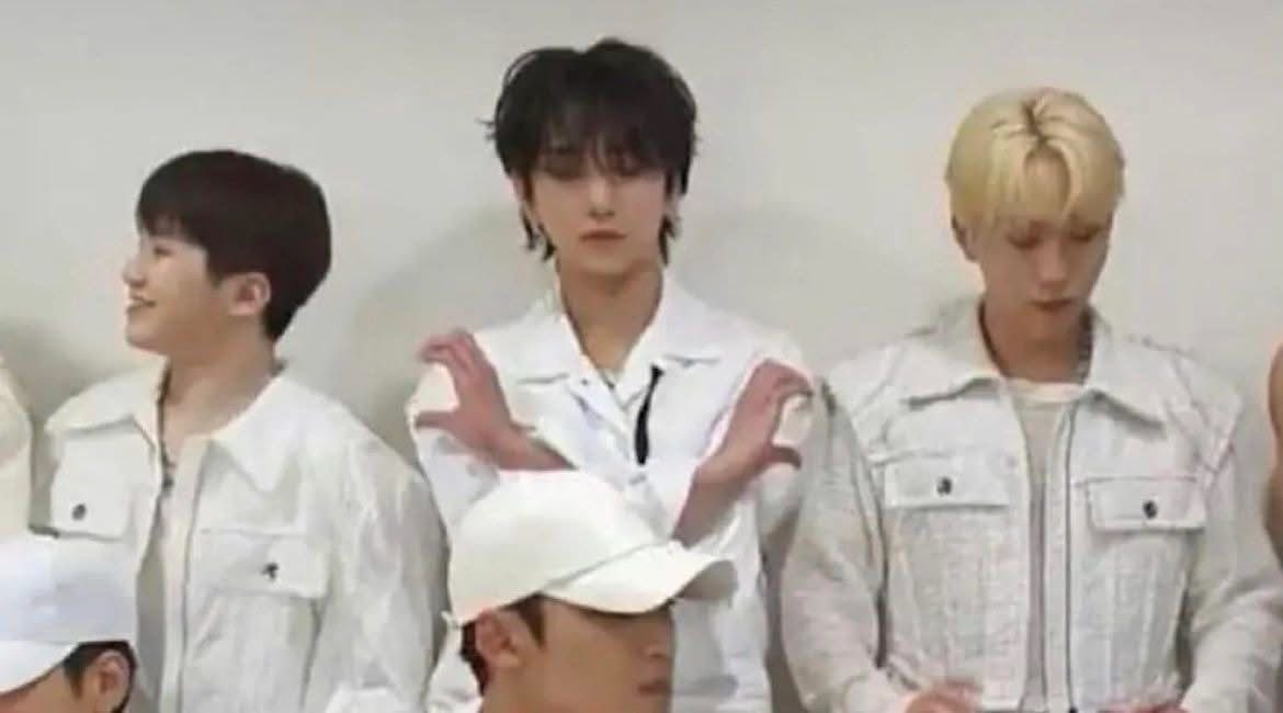 SEVENTEENooc's tweet photo. https://t.co/sza5Md1lLM
