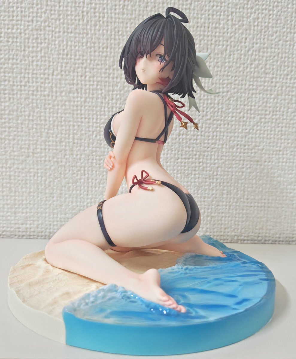 FL03028919's tweet photo. 待ちわびた水着ユミアちゃんフィギュア、ついに届きました🫡
まずはあの角度から
そして、タペストリーではお目にかかれなかった正面...
これは...ユッッッッ！！🫣 https://t.co/UaievfdJMw