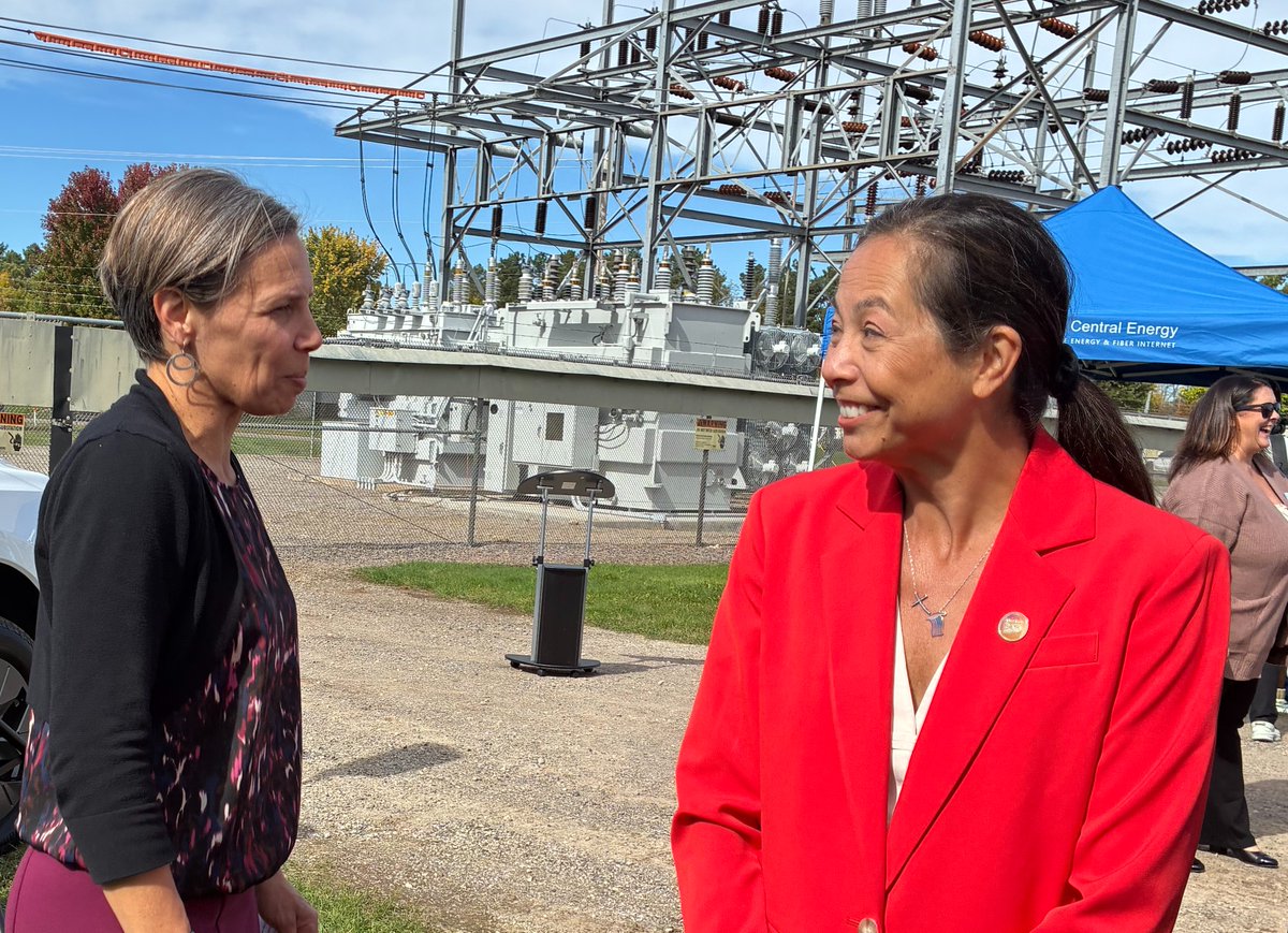 MNCommerce's tweet photo. @MNCommerce and @ECEcoop (ECE) welcomed U.S.  @ENERGY Assistant Secretary for the @DOEelectricity  Katie Jereza to Milaca to see firsthand how federal and state investments are strengthening Minnesota’s electric grid. Read the full press release: https://t.co/kHmfdGSJnK https://t.co/BLVF9tIzEL