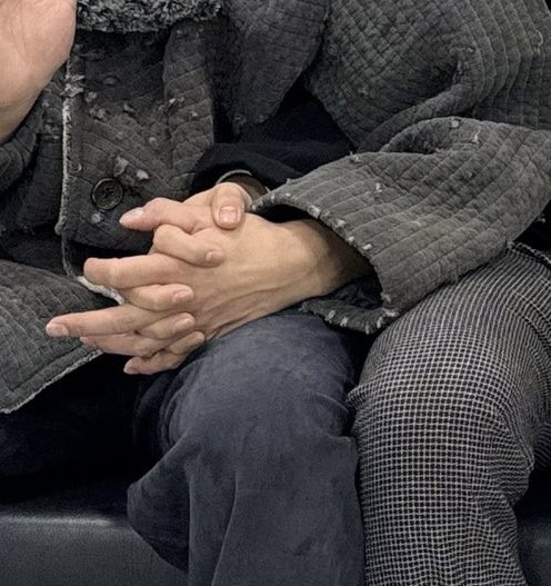 NorwaySoup's tweet photo. ? 깍지손 이것 뭐얘오 https://t.co/l7JQ8lV0st