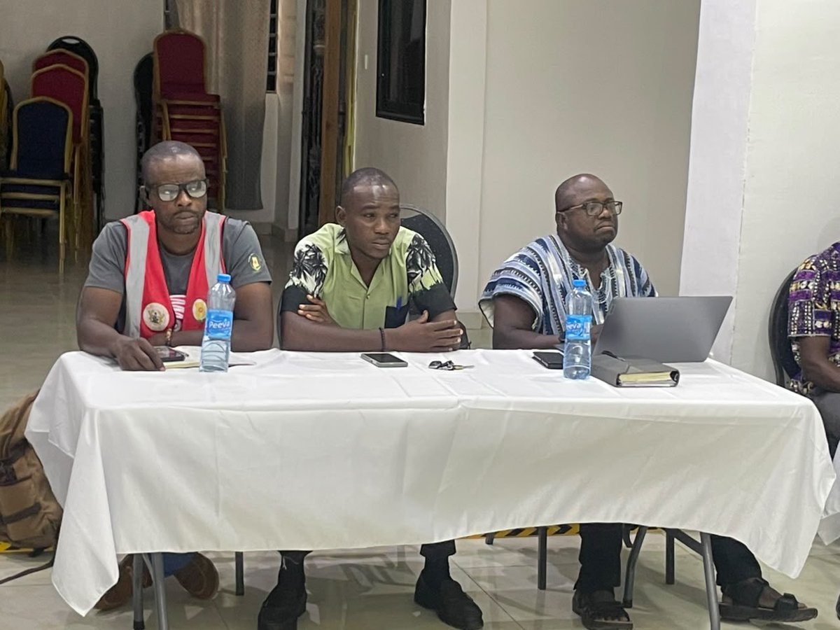 riseghana's tweet photo. Did You Know?! In 2025, 380 out of 395 emergency health referrals in BolgaEast District relied on private, unequipped transport, only 4 out 19 facilities have emer. transp, 3/4 are out of service. Repairs, drivers needed. #E4D CoP EvaluationFindings #EIPM
@CDDGha @Hewlett_Found https://t.co/NpjgFCTxrt