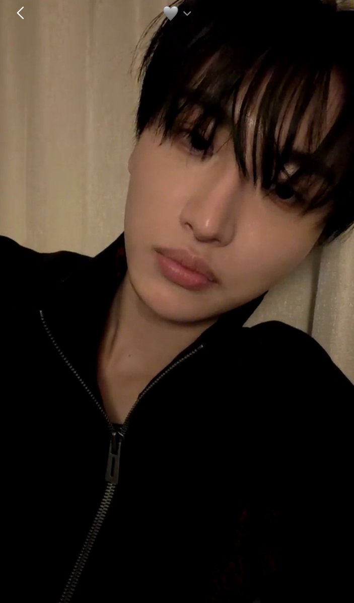 pshsource's tweet photo. seonghwa is currently live on toktoq 🩶 https://t.co/XgmgneVQOI