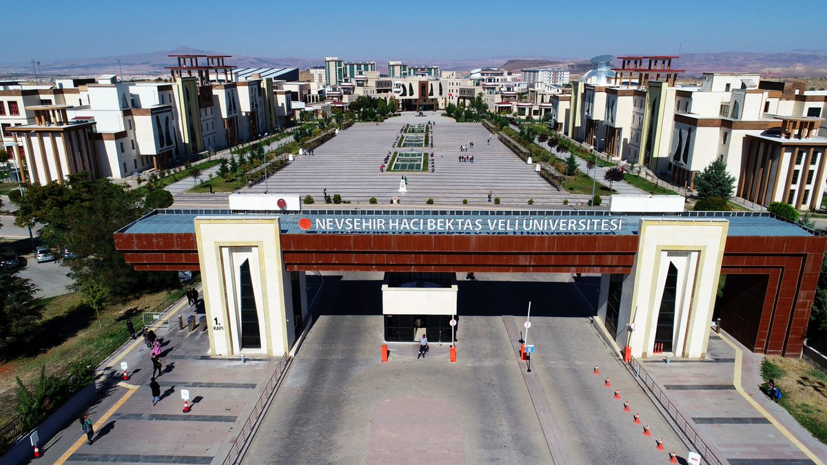 nevukurumsal's tweet photo. #NEVÜ Rektörü ve #ÖSYM Nevşehir Sınav Koordinatörü @semihaktekin, 4 Ekim Pazar günü yapılacak olan 2026-KPSS Ön Lisans Sınavı’na girecek adaylara başarılar diledi👉https://t.co/RrcHbR9DQX https://t.co/lNgNFrgjYX