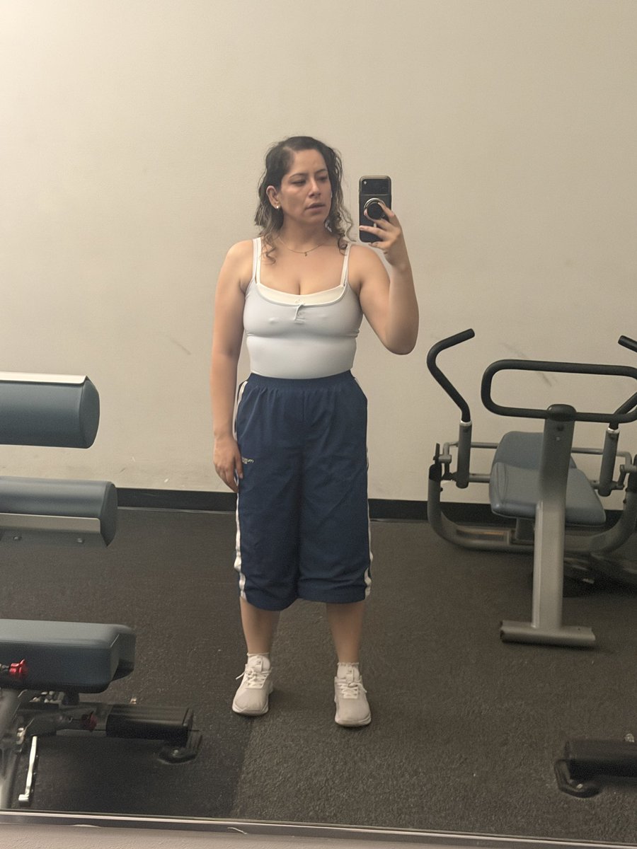 bellacela_'s tweet photo. All blue at the gym 💪🏻 https://t.co/gK5PgStK1N