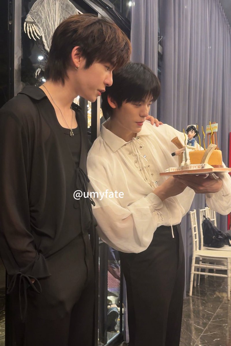 umyfate's tweet photo. this is so boyfriend coded 

DEW ORANGE One Day Trip with TeeTee Por 
#DewOrangeTRIPxTTP 
#teeteepor #porsuppakarn #twnpich https://t.co/1ZDD6s5HcL