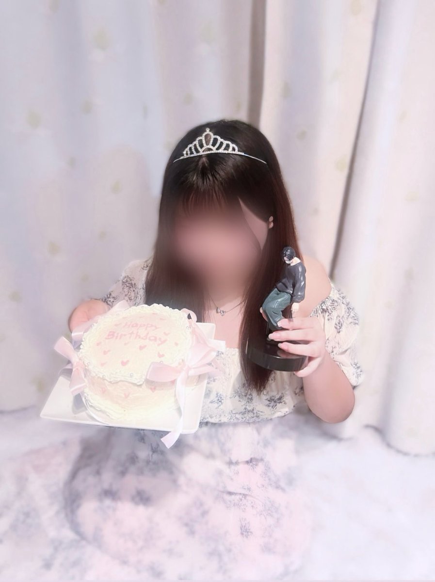 rxjtso's tweet photo. 17歳も可愛く楽しく生きます♪
お祝いしてくれてありがとう🪽⟡⁺.
ケーキ自作です♡ https://t.co/AszxkRFTQ4